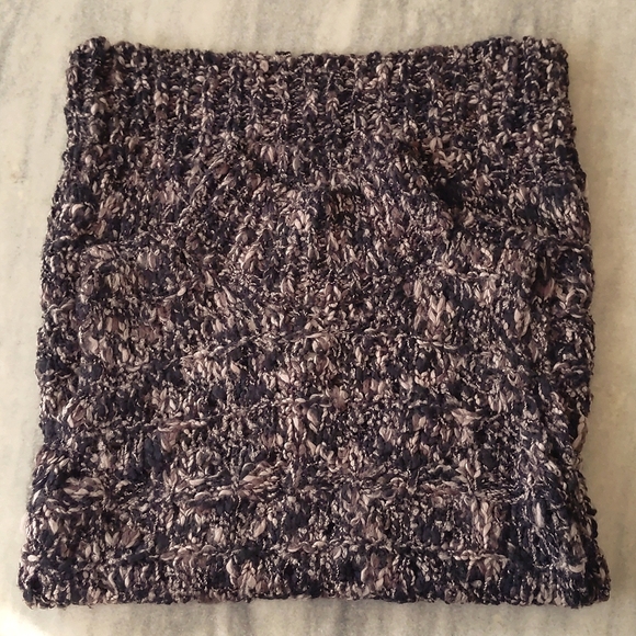 NWT. Guess Jeans Woman's Wool blended multi colored long crochet sweater vest. - Picture 3 of 5